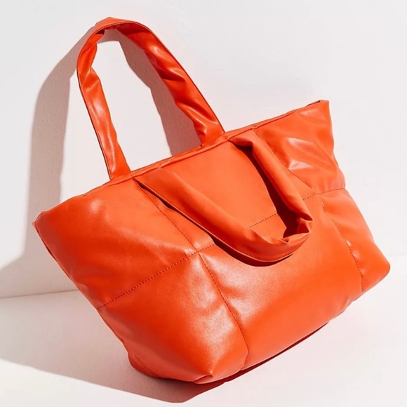 FREE PEOPLE Cloud Commuter Tote New Without Tags - Picture 2 of 9